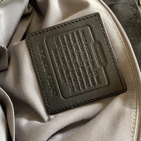 Coach Monogram Shoulder Tote bag signature black - Picture 15 of 16